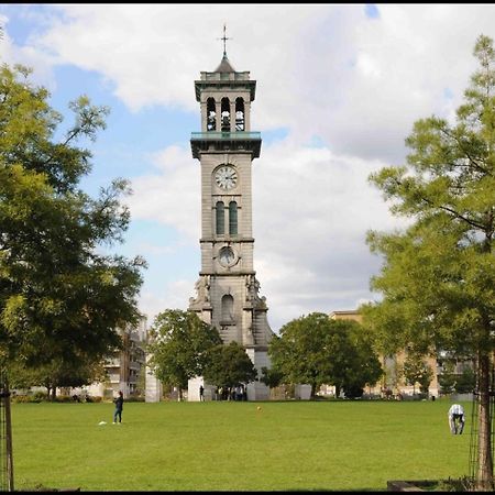Отель Napcastle Caledonian Park Лондон Экстерьер фото